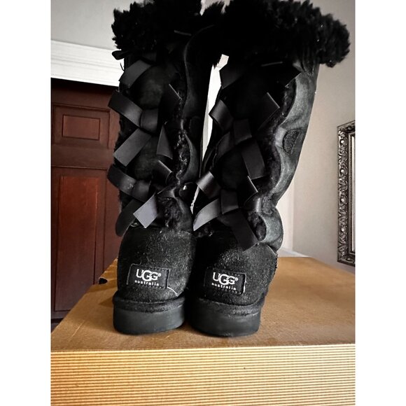 UGG Shoes - UGG black Bailey Bow tall suede and sheepskin boots size 7